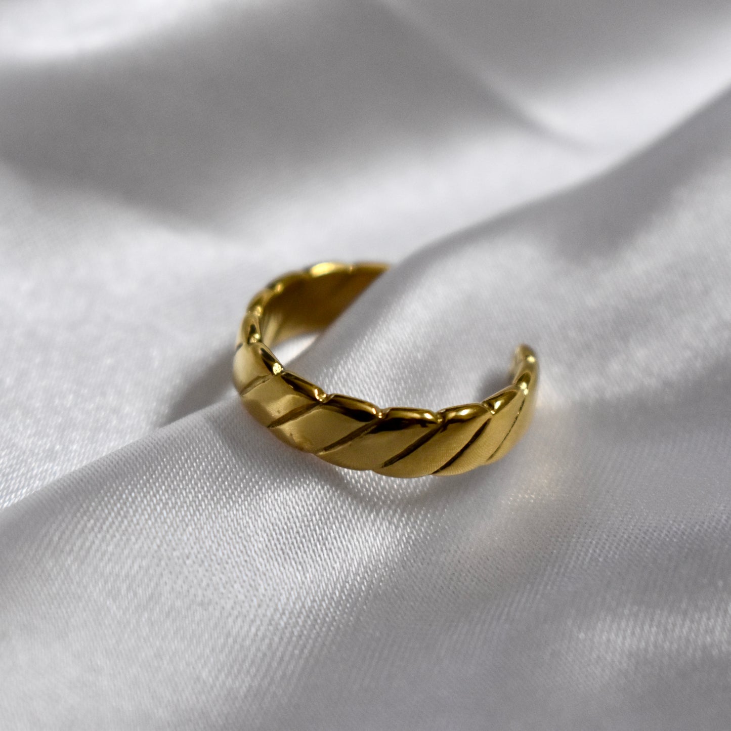Ribbed Ring