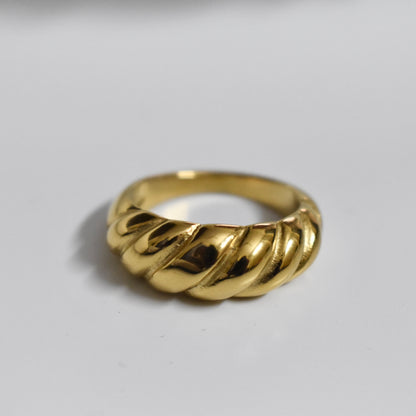 Croissant Ring